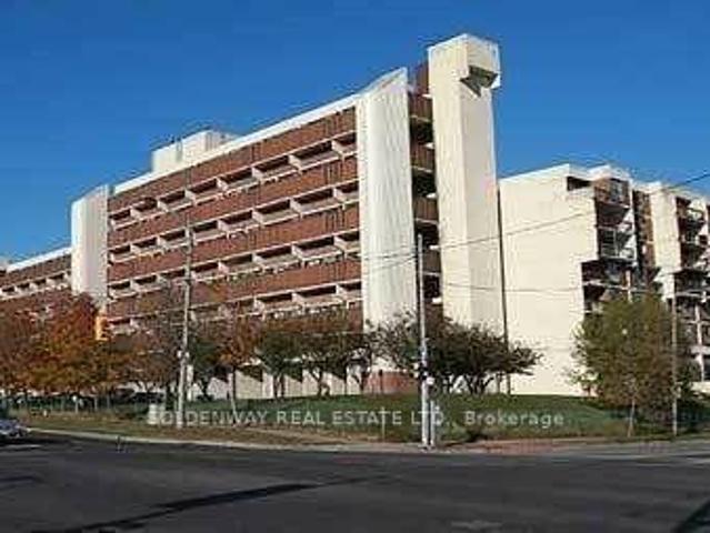 132 4 Jane Street, Toronto, ON, M3N 2K8 townhouse for lease | Listing ID W13063 | Royal LePage