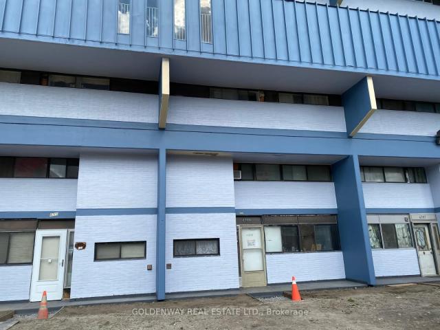 132 4 Jane Street, North York | 4Beds/2Bath, Townhouse, $2,600/mo | Condos. Ca