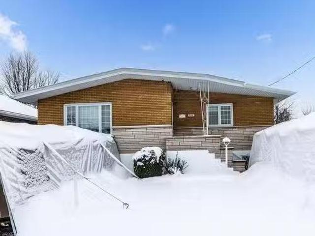 132 Av. Verdi, Laval Laval Des Rapides, QC, H7N 3B4 house.