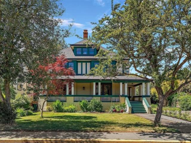 132 Government St South, Victoria, BC, V8V 2K7 house for sale | Listing ID 1039 | Royal LePage