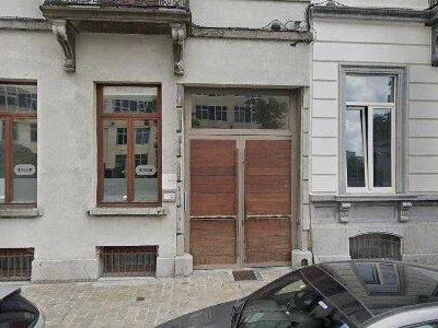 132 m2 office space for sale in Brussels Elsene