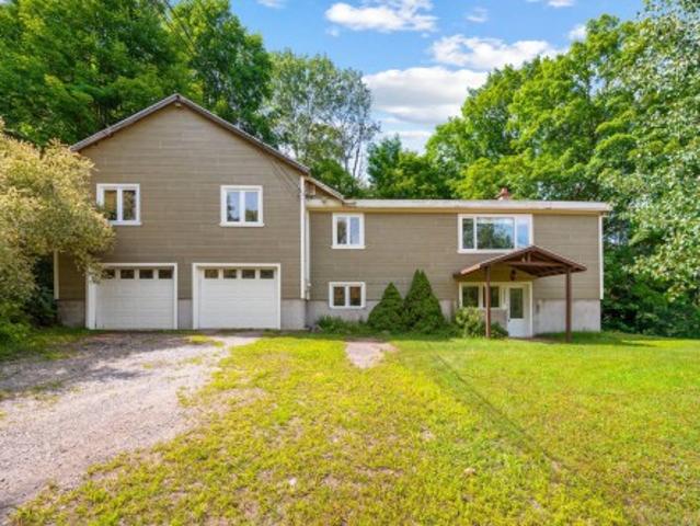 1337 Rue Du Continental, Val David, QC, J0T 2N0 house for sale | Listing ID 24571 | Royal LePage