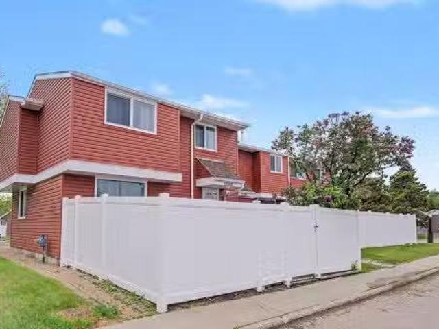 13303 47 Street, Edmonton, AB, T5A 3L5 townhouse for sale L.