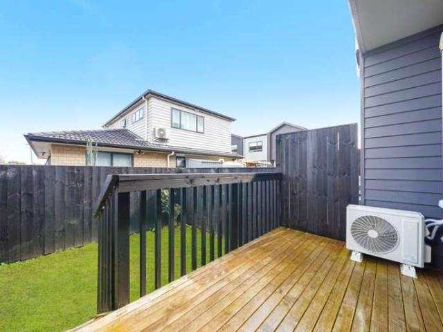 13/3 Cape Road, Mangere, Manukau City