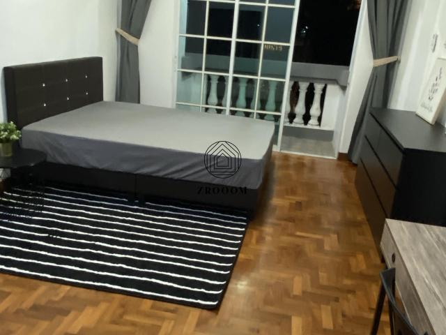 133 Hemmant Road, Versailles, Singapore 438686