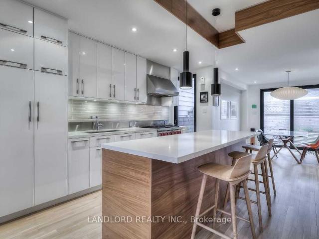 133 Munro Street, Toronto | 2+1Beds/1Bath, Townhouse, $3,600/mo | Condos. Ca
