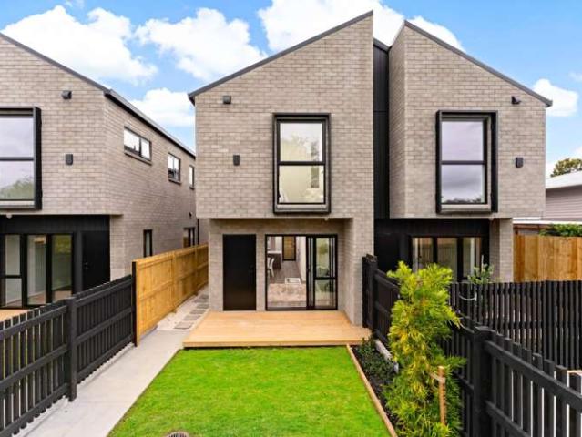 133B Riverpark Crescent, Henderson, Waitakere City