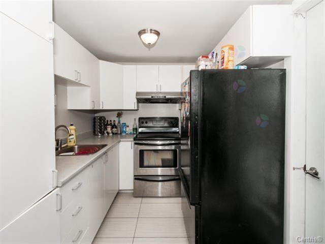 1345 Rue St Jacques