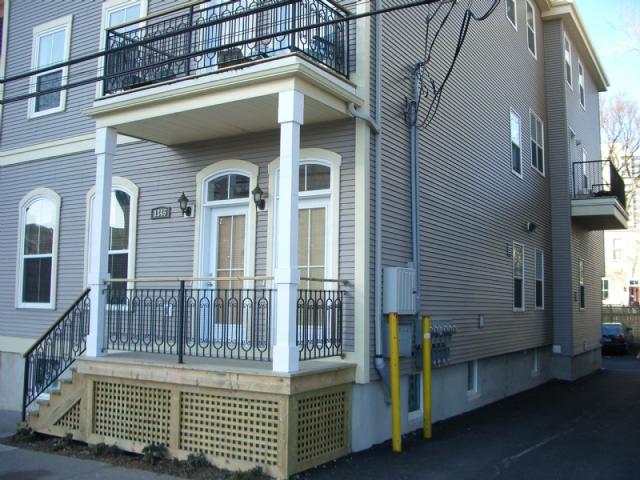 1346 Queen St, Apt 5Halifax, NSB3J 2H5