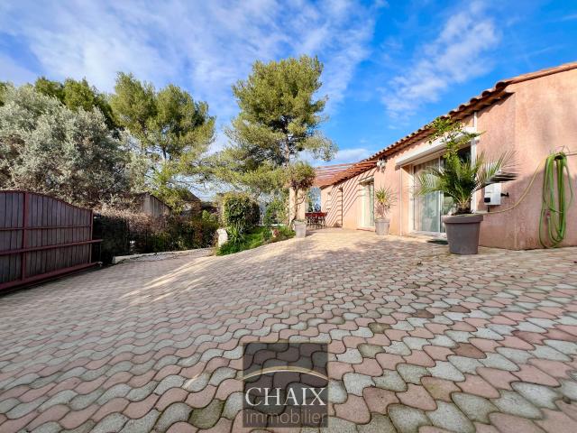 13400 AUBAGNE La Perussonne Villa plain pied T4 avec piscine et sous sol