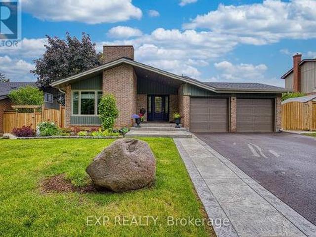 1340 Monmouth Drive, Burlington, ON, L7P 3J6 house for sale | Listing ID W13437 | Royal LePage