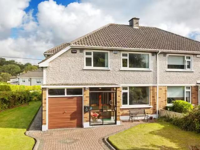 134 Lucan Road, Chapelizod, Dublin 20, D20YY49 is for sale
