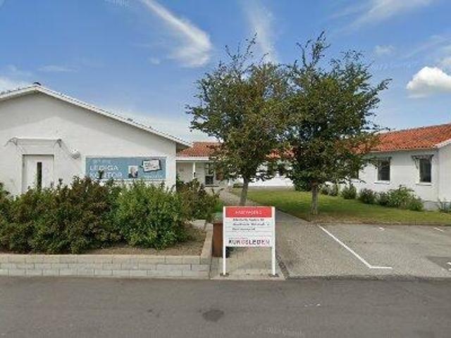 134 m2 kontor uthyres i Husie
