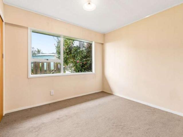 134 Sandspit Road, Shelly Park, Manukau City