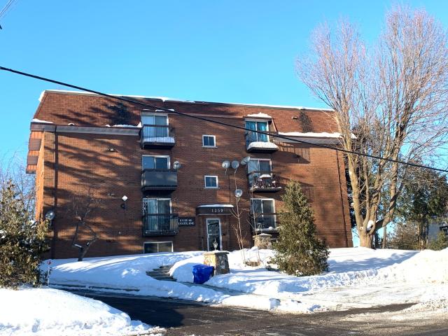 1350 Laurier Street #1: 2 Bedroom Apartment Rockland