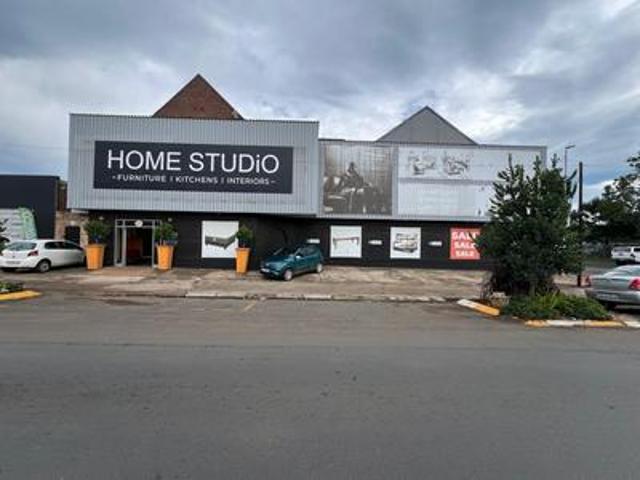 1350 sqm retail shop to let in victo.