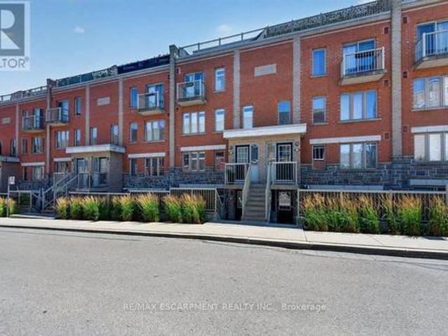 135 25 Turntable Crescent, Toronto, ON, M6H 4K8 townhouse for sale | Listing ID W13605 | Royal LePage
