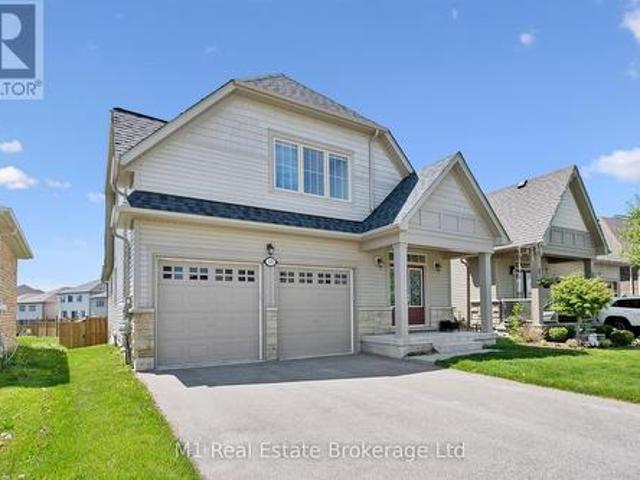 135 Farley Road, Centre Wellington Fergus, ON, N1M 0H2 house for sale | Listing ID X13596 | Royal LePage
