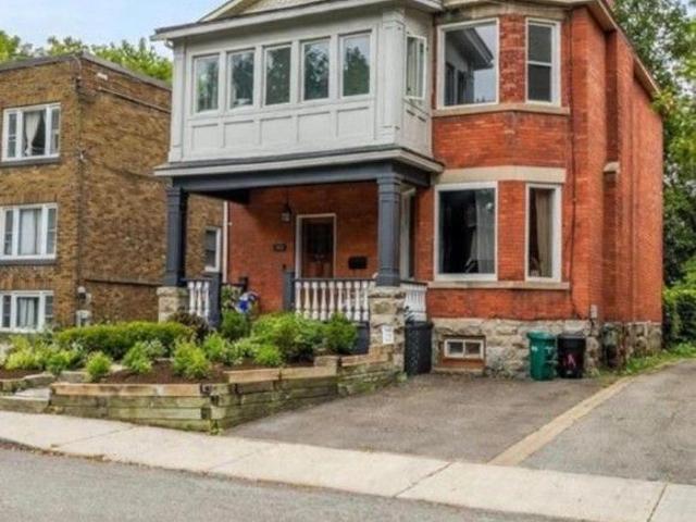 135 Hawthorne Avenue #A Ottawa, ON K1S0B2