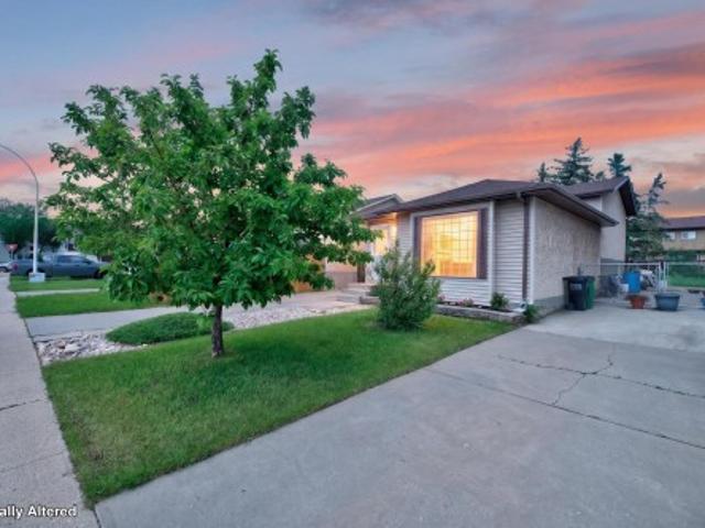135 Hyndman Crescent, Edmonton, AB, T5A 4X6 house for sale | Listing ID E4496 | Royal LePage