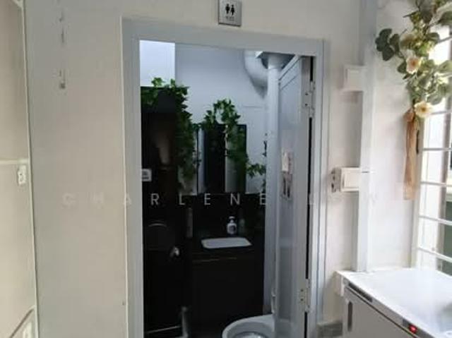 135 Jurong Gateway Shop / Shophouse For Rent, $13,888550 sqft $25.25 psf