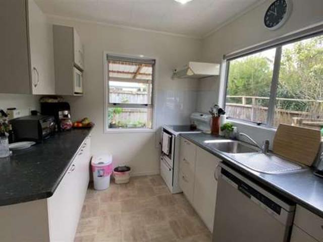 135 Moire Rd, 11426, Waitakere City