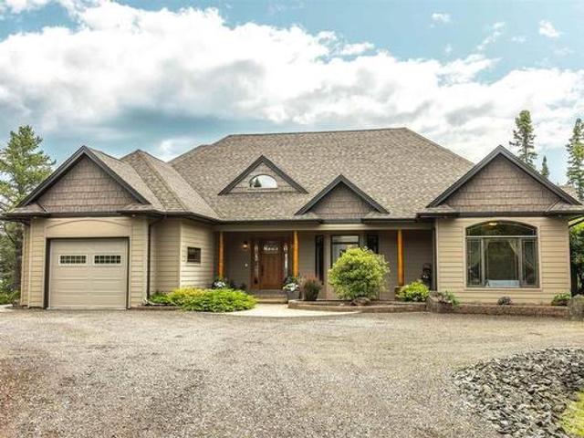 135 Mickelson Drive E, Mcgregor/ Shuniah Towship, ON, P7A 6N3 Luxury House for sale | Listing ID TB2602 | Royal LePage Carriage Trade Luxury Properties