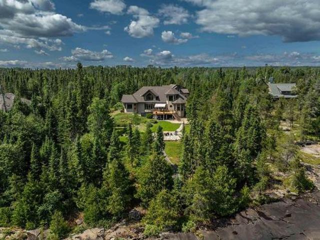 135 Mickelson Drive E, Mcgregor/ Shuniah Towship, ON, P7A 6N3 Luxury House for sale | Listing ID TB2602 | Royal LePage Carriage Trade Luxury Properties