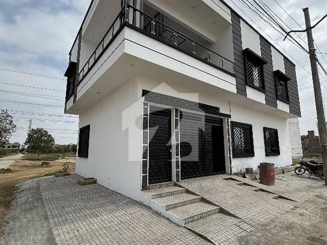 135 sq yd corner 4040 road vip location house for sale