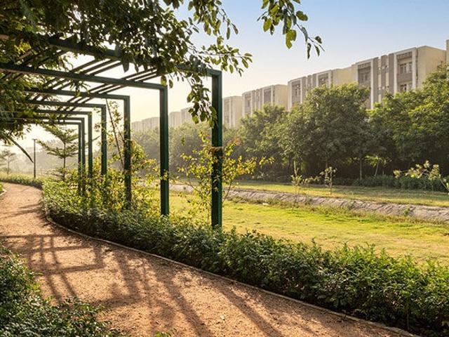 135 Sq.Yd. Plot in Sector 7 Wave City Ghaziabad Listing ID: #10361