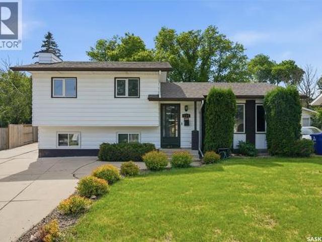 135 Penryn Crescent, Saskatoon, SK, S7H 5G3 house for sale | Listing ID SK039375 | Royal LePage