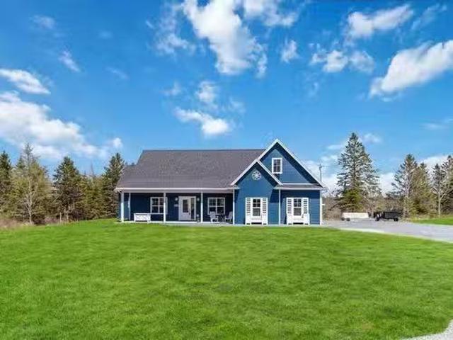 135 Waxberry Lane, Upper Sackville, NS, B4E 0T7 house for sa.