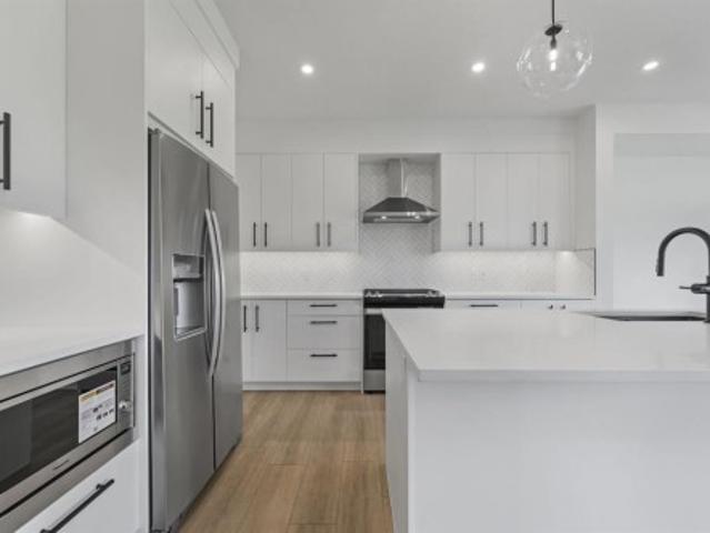 135 Walgrove Bay Se, Calgary, AB, T2X 4Y7 house for sale | Listing ID A2309 | Royal LePage