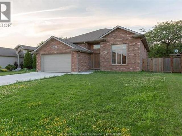 1364 Matthew Crescent, Lakeshore, ON, N0R 1A0 house for sale | Listing ID 26016 | Royal LePage