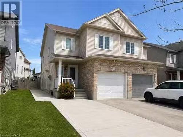1364 Countrystone Drive Unit# Upper, Kitchener, ON, N2N 3R8.