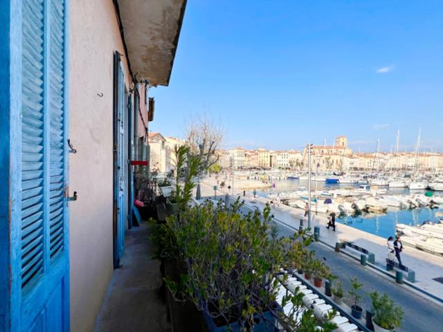 13600 LA CIOTAT Appartement type 4 sur le port vue mer