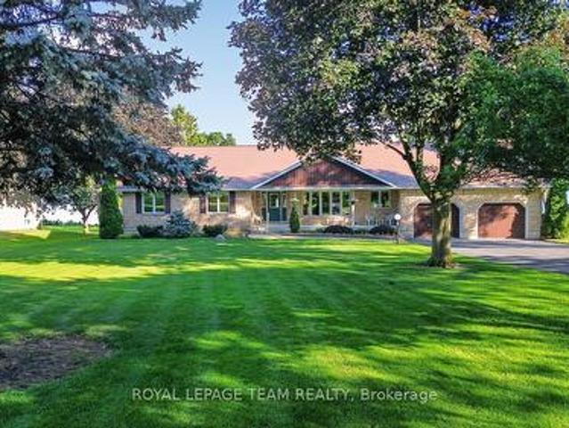 1363 County 2 Road, Augusta, ON, K0E 1T0 Luxury House for sale | Listing ID X13632 | Royal LePage Carriage Trade Luxury Properties