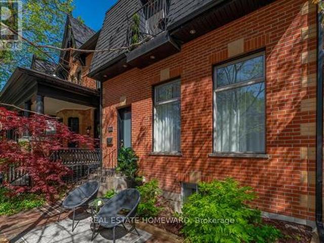 136 Spruce Street, Toronto, ON, M5A 2J5 house for sale | Listing ID C13454 | Royal LePage