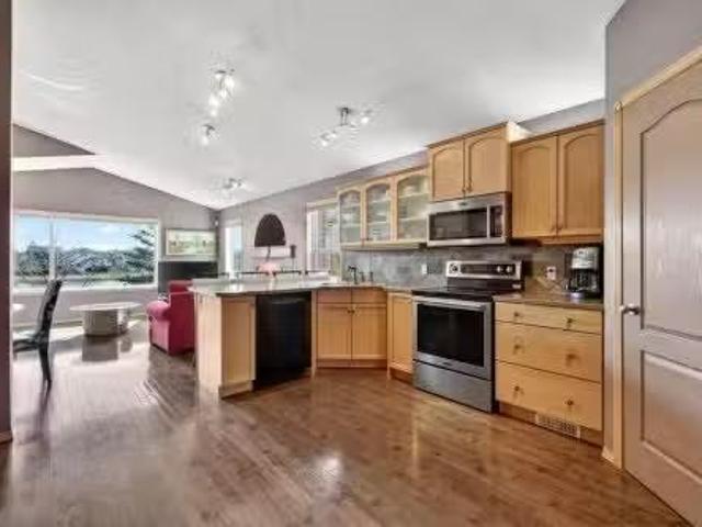 136 West Creek Glen, Chestermere, AB, T1X 1P8 house for sale.