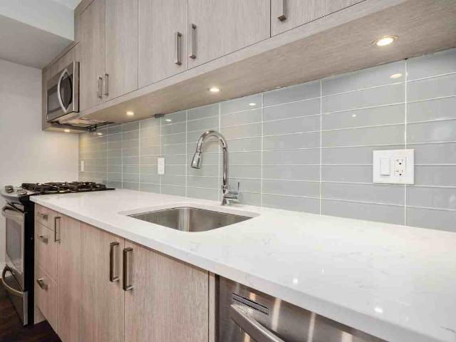 136 Willow 2 Bedroom Apartment for Rent at 136 Willow St, Ottawa, ON K1R 6W3 Centretown West