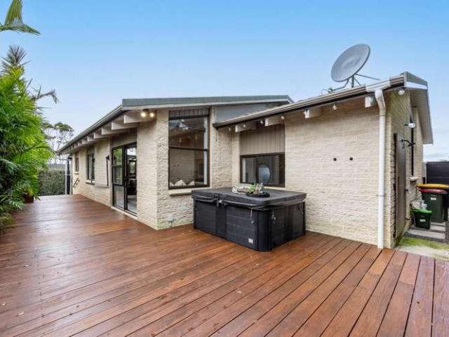 1/36B Homestead Road, Manly, Rodney