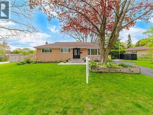 1376 Royal Drive, Burlington, ON, L7P 2G9 house for sale | Listing ID 40829 | Royal LePage