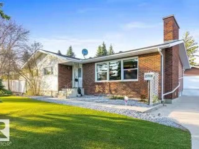 13708 Buena Vista Road, Edmonton, AB, T5R 5R6 house for sale.
