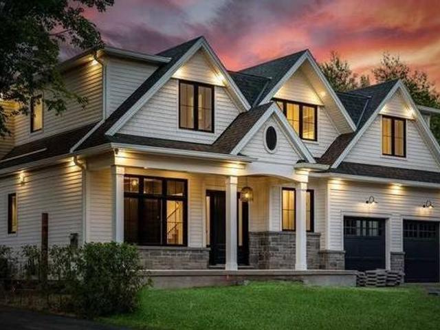 1373 Forest Glade Rd Oakville ON L6H 2G4