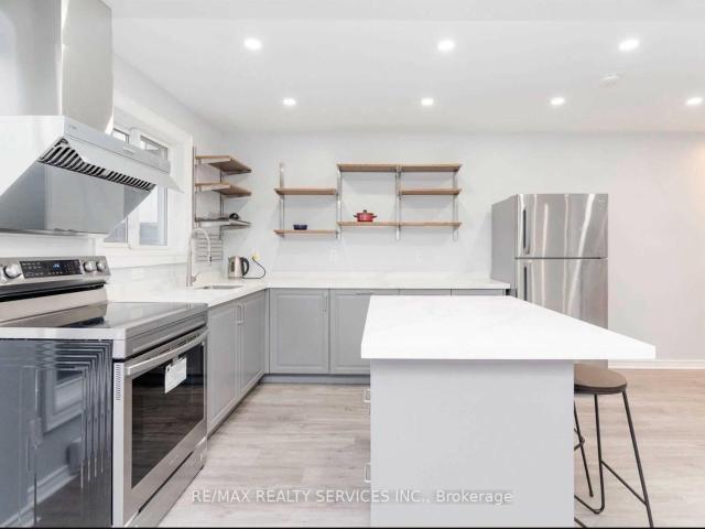 137 1 Oxford Street, Oshawa | 3+1Beds/2Bath, Townhouse, $3,200/mo | Condos. Ca