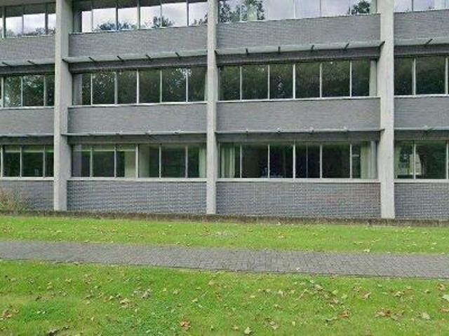137 691 m2 office space for rent in Merelbeke
