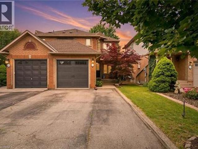 137 Chudleigh Street, Waterdown, ON, L8B 0J4 house for sale | Listing ID 40845 | Royal LePage