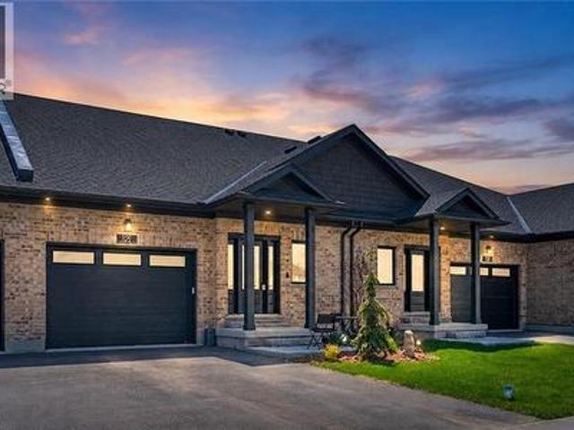 137 South Parkwood Boulevard, Elmira, ON, N3B 0E6 house for sale | Listing ID 40843 | Royal LePage