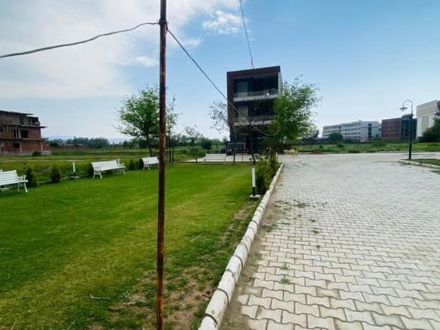 137 Sq.Yd. Plot in Ambala Highway Zirakpur Listing ID: #10211