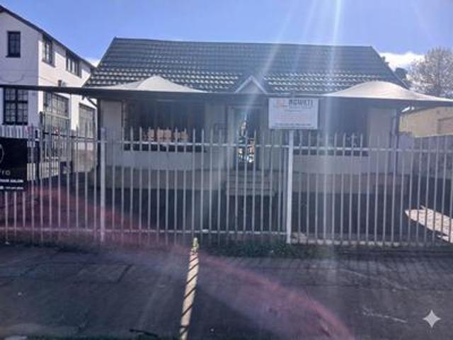 137 sqm office to let in pietermarit.